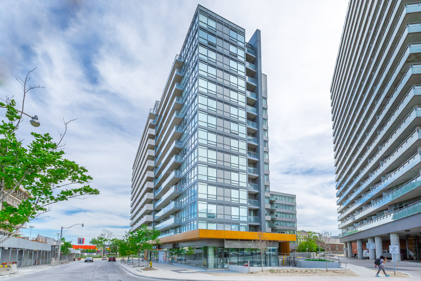 Sold In 4 Days 20 Joe Shuster Way Unit 1113 Toronto On Modern Sold In 4 Days 20 Joe Shuster Way Unit 1113 Toronto